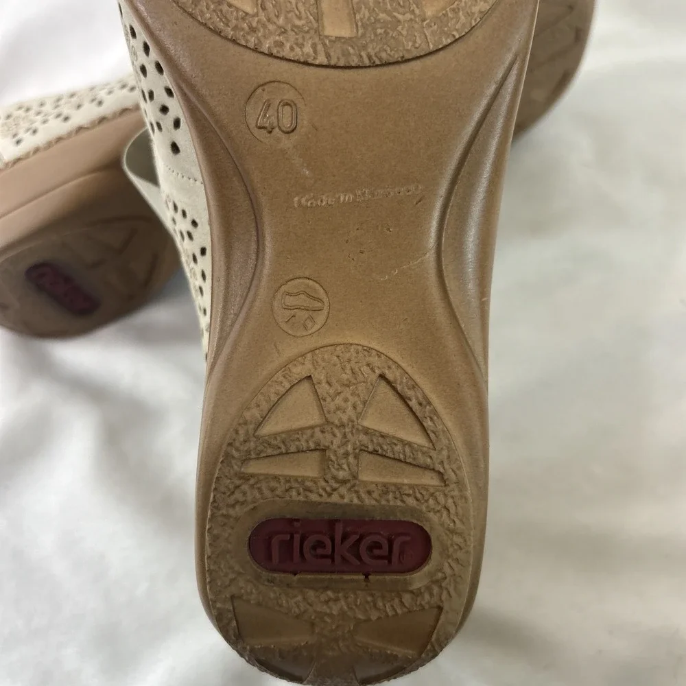 Rieker Antistress Perforated Floral Cutout Mary Jane 40 8.5/9 Cottagecore Flats